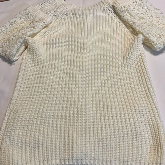 Lauren Conrad Size Medium dressy ivory snap front closure with lace sleeves - Picture 2 of 9